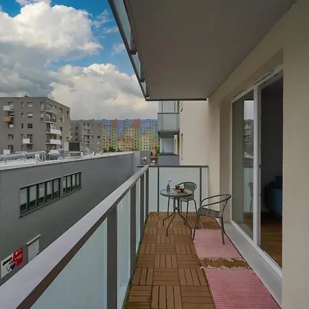 Apartman Blue Sky With Parking & Balcony By Renters