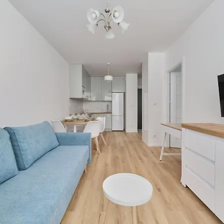 Blue Sky With Parking & Balcony By Renters * 브로츠와프