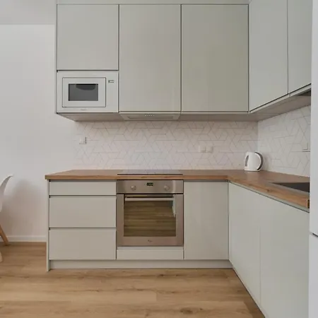 Blue Sky With Parking & Balcony By Renters 아파트 브로츠와프