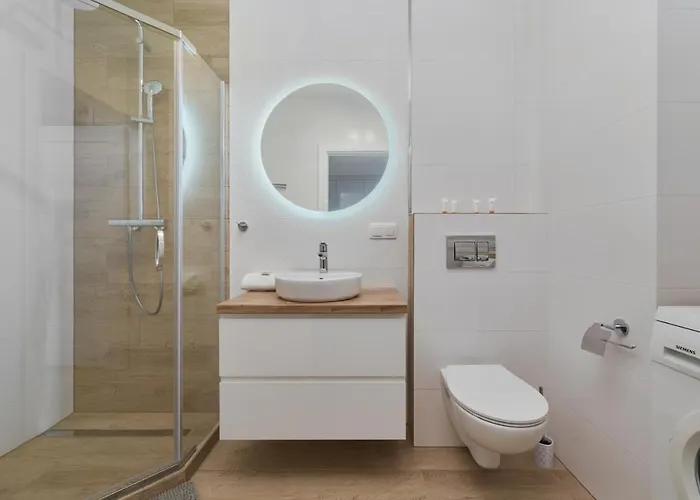 Blue Sky With Parking & Balcony By Renters Appartement *