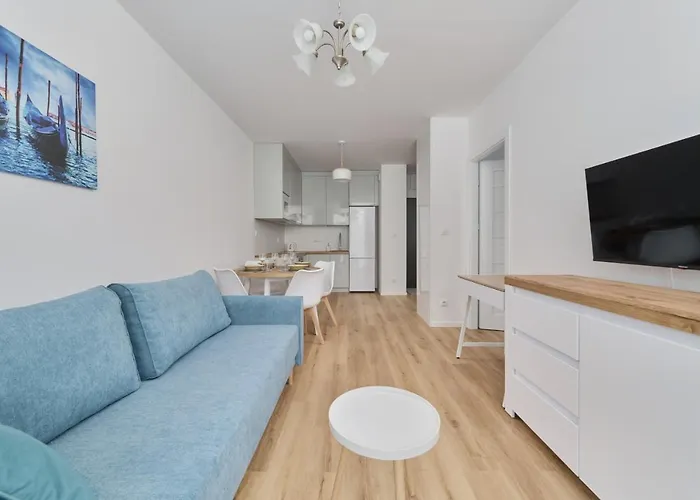 Blue Sky With Parking & Balcony By Renters * Wrocław