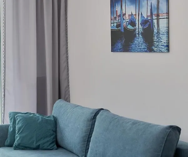 Blue Sky With Parking & Balcony By Renters Appartement