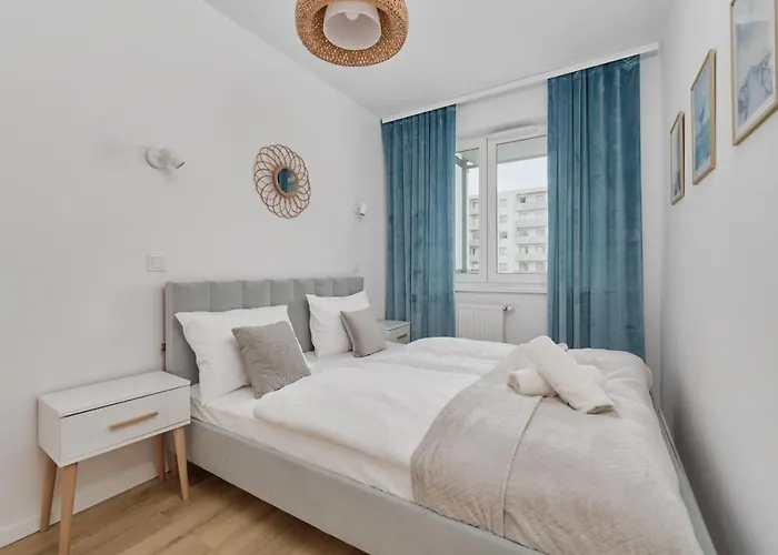 Blue Sky With Parking & Balcony By Renters * Wrocław