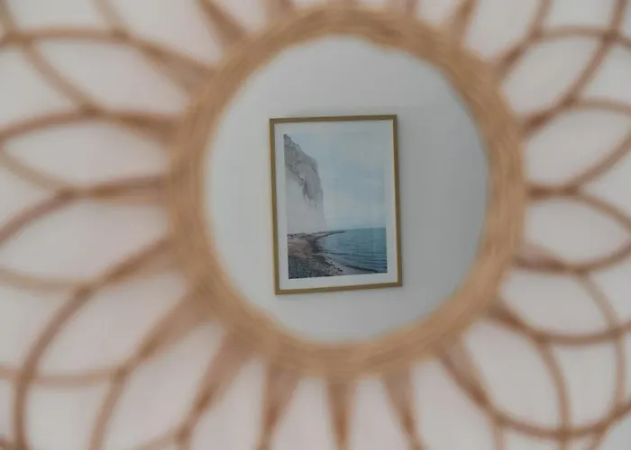 Blue Sky With Parking & Balcony By Renters *